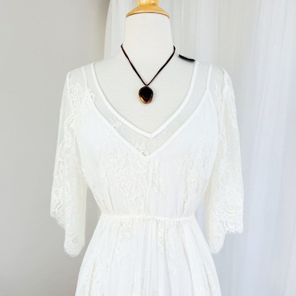 Abercrombie and Fitch Elegant White Lace Dress - Picture 8 of 13